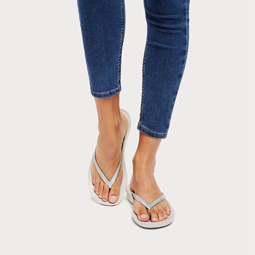 Fitflop Womens Flip-flops - Iqushion Ergonomic - Silver - 326-MUYCVR